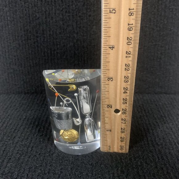 Vintage Lucite Exploding Sewing Kit Hourglass Paperweight - Picture 6 of 7